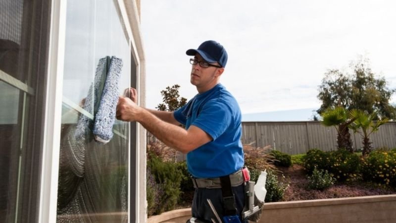 9 DIY Window Washing Tips For Homeowners