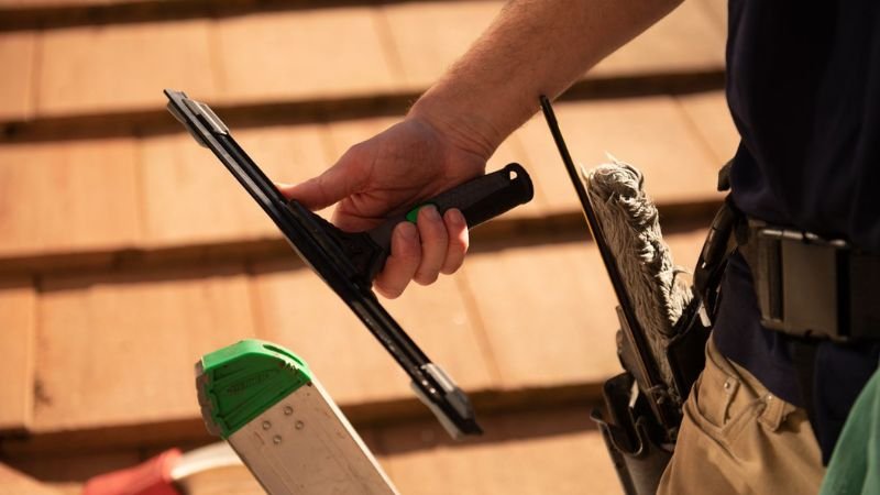 Top 10 Traditional Window Cleaning Tools